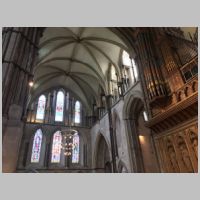 Photo by Tunes79 on tripadvisor, south transept.jpg